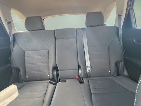 Used 2018 Kia Sorento FWD image 19