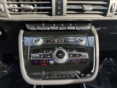 Certified 2022 Lincoln Corsair AWD w/ Premium Package image 27