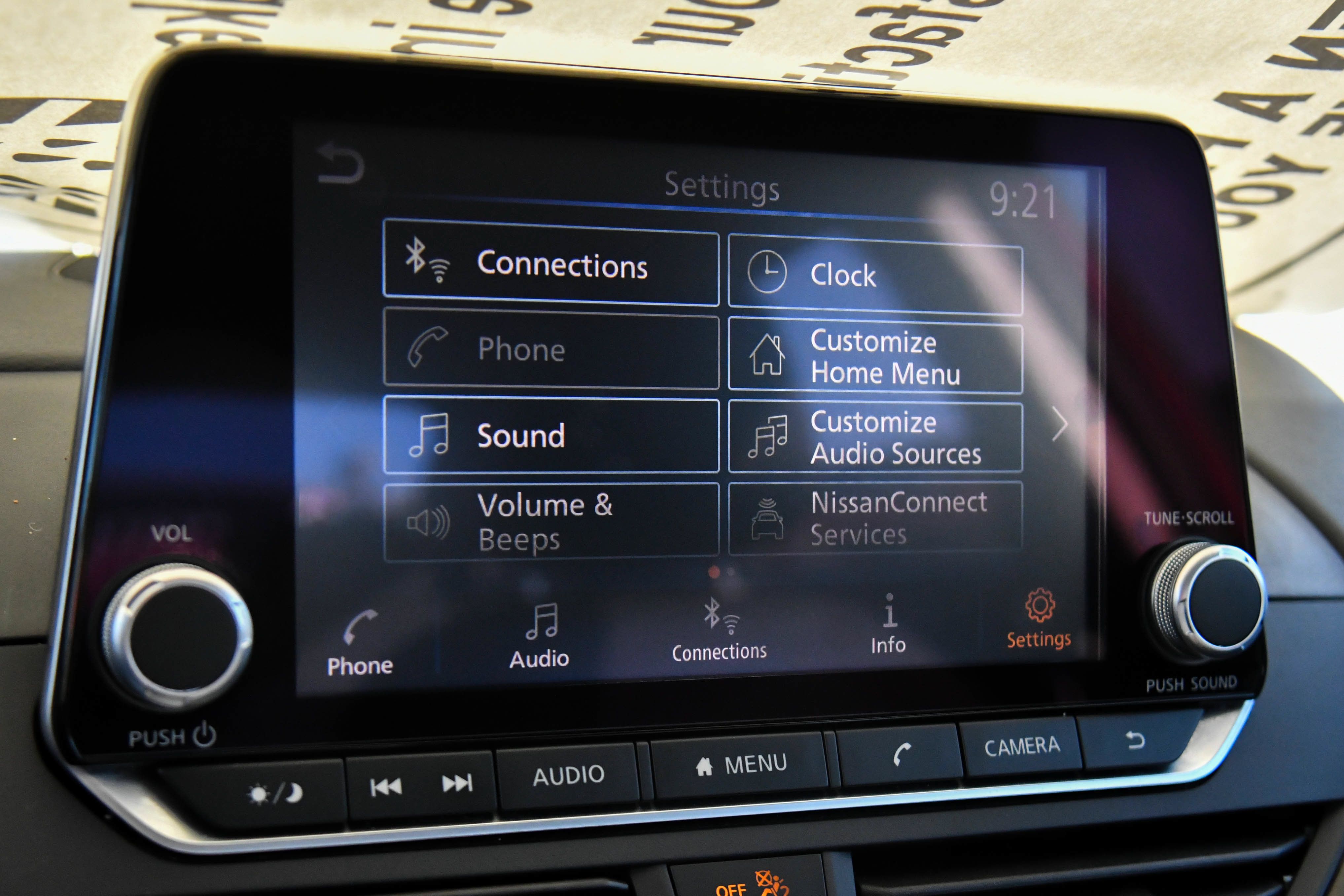 Used 2025 Nissan Altima 2.5 SV FWD image 19