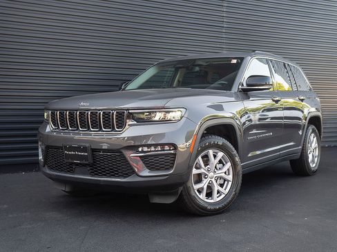 Used 2022 Jeep Grand Cherokee Limited AWD/4WD image 1