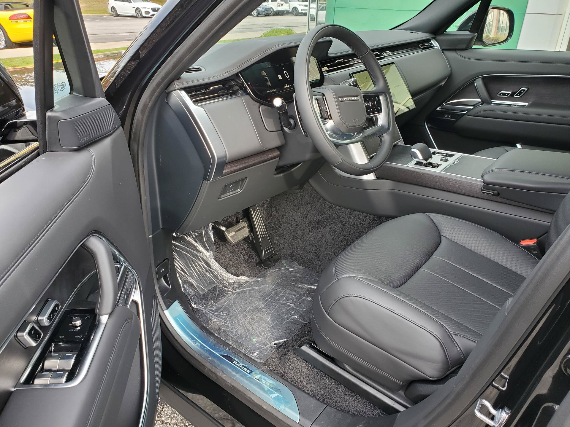 New 2027 Land Rover Range Rover SE AWD/4WD image 10