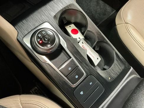 Used 2022 Ford Escape SEL w/ Technology Package FWD image 22