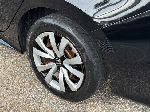 Used 2022 Honda Civic LX image 5