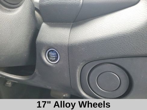 Used 2023 Nissan Frontier SV image 9