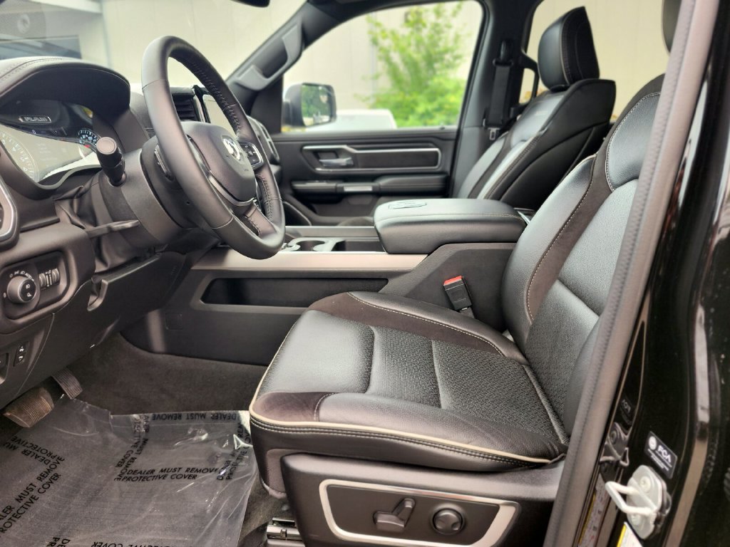 Used 2023 RAM 1500 Laramie AWD/4WD image 18