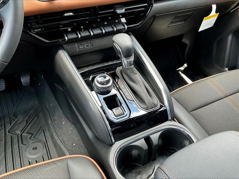 New 2026 GMC Canyon AT4 AWD/4WD image 12