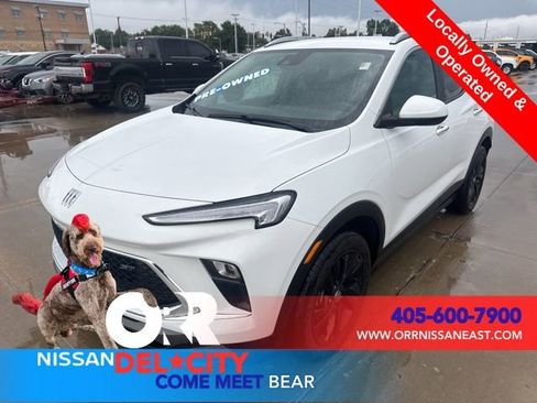 Used 2024 Buick Encore GX Sport Touring image 1