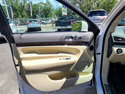 Used 2018 Lincoln MKT AWD w/ Technology Package image 30