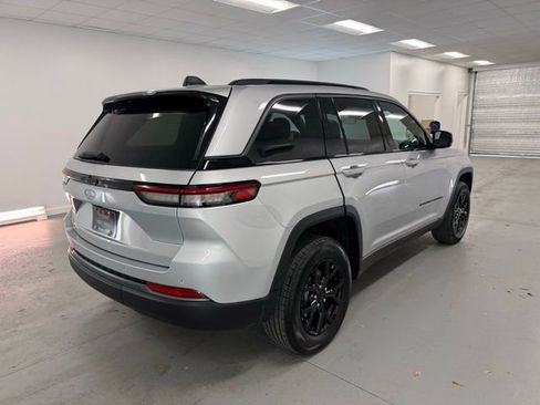 New 2026 Jeep Grand Cherokee Altitude image 6