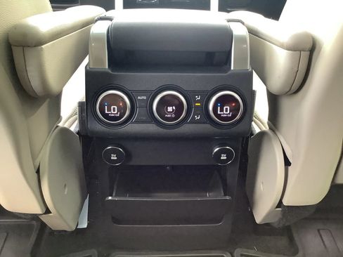 Used 2018 Land Rover Discovery HSE AWD/4WD image 21