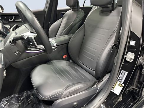 Used 2025 Mercedes-Benz C 300 4MATIC Sedan image 29