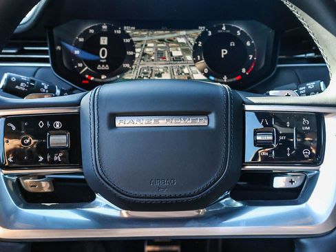 Certified 2024 Land Rover Range Rover SE AWD/4WD image 32