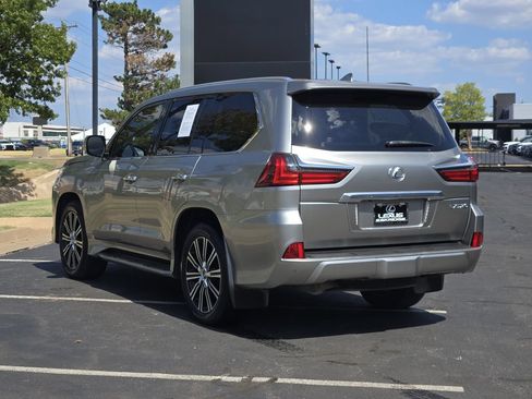 Used 2020 Lexus LX 570 4WD w/ Luxury Package image 5