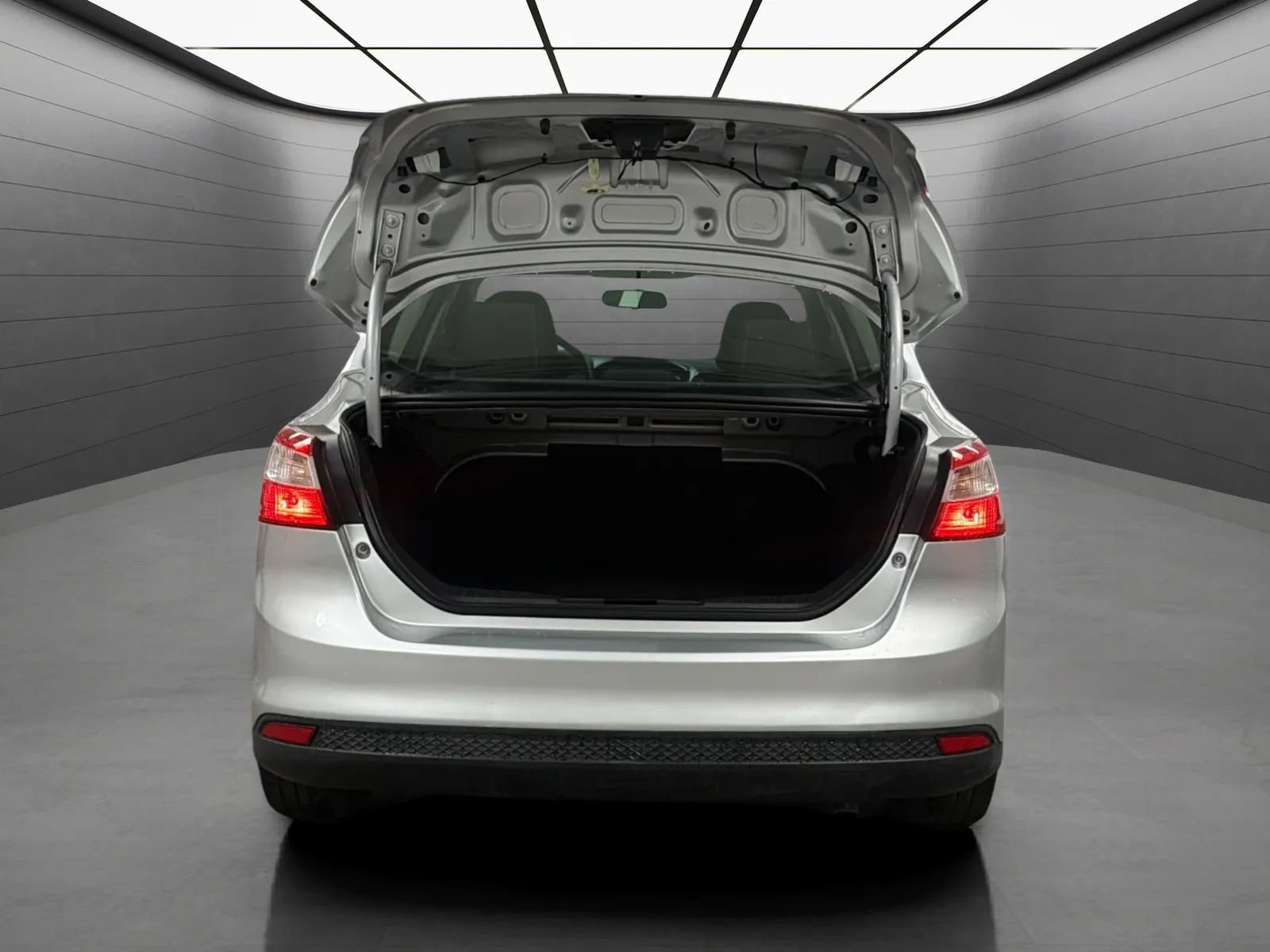 Used 2013 Ford Focus SE FWD image 18