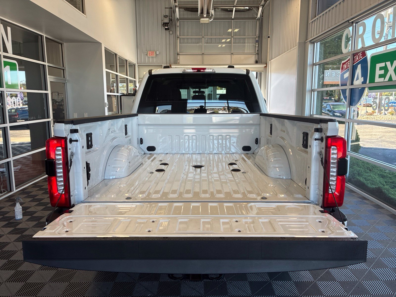 Used 2024 Ford F250 XL w/ STX Appearance Package AWD/4WD image 11