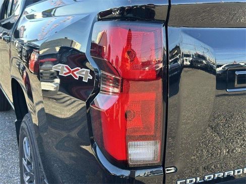 Certified 2023 Chevrolet Colorado LT w/ LT Convenience Package III image 12