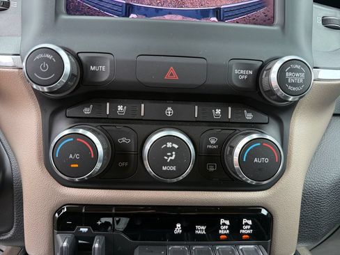 Used 2020 RAM 1500 Laramie AWD/4WD image 29