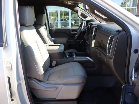 Used 2020 Chevrolet Silverado 1500 LT Trail Boss AWD/4WD image 45