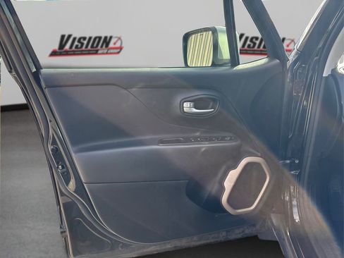 Used 2016 Jeep Renegade Limited image 23