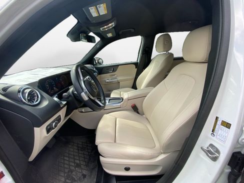 Certified 2025 Mercedes-Benz GLB 250 image 9