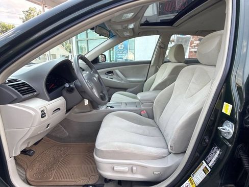 Used 2011 Toyota Camry LE w/ LE Extra-Value Pkg FWD image 11