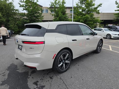 Used 2026 BMW iX xDrive45 image 3