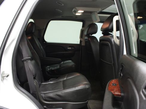 Used 2012 Chevrolet Tahoe LTZ AWD/4WD image 16
