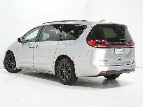 Certified 2021 Chrysler Pacifica Touring w/ S Appearance Package image 5