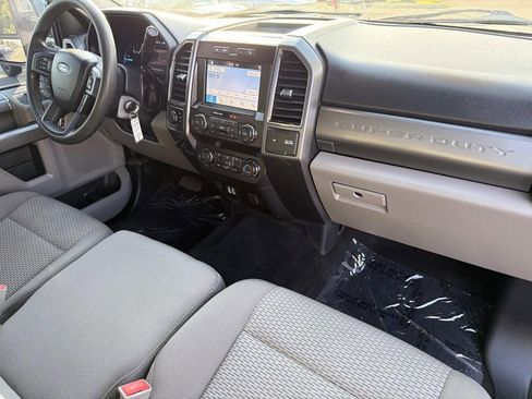 Certified 2019 Ford F250 XLT w/ XLT Premium Package image 24