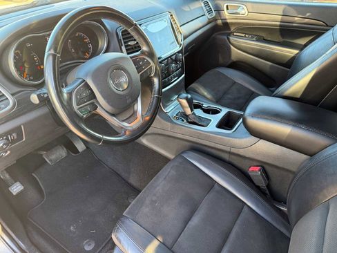 Used 2020 Jeep Grand Cherokee Altitude image 12