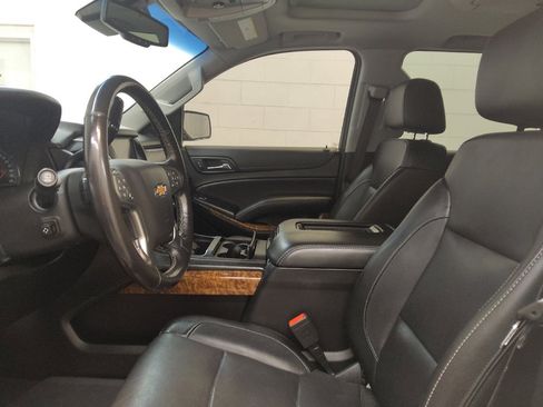 Used 2019 Chevrolet Tahoe Premier AWD/4WD image 17