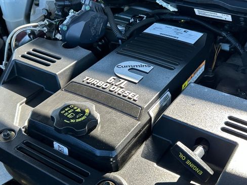 Used 2024 RAM 2500 Big Horn image 24