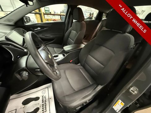 Used 2024 Chevrolet Malibu LT image 14
