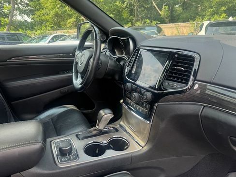Used 2021 Jeep Grand Cherokee Overland AWD/4WD image 28