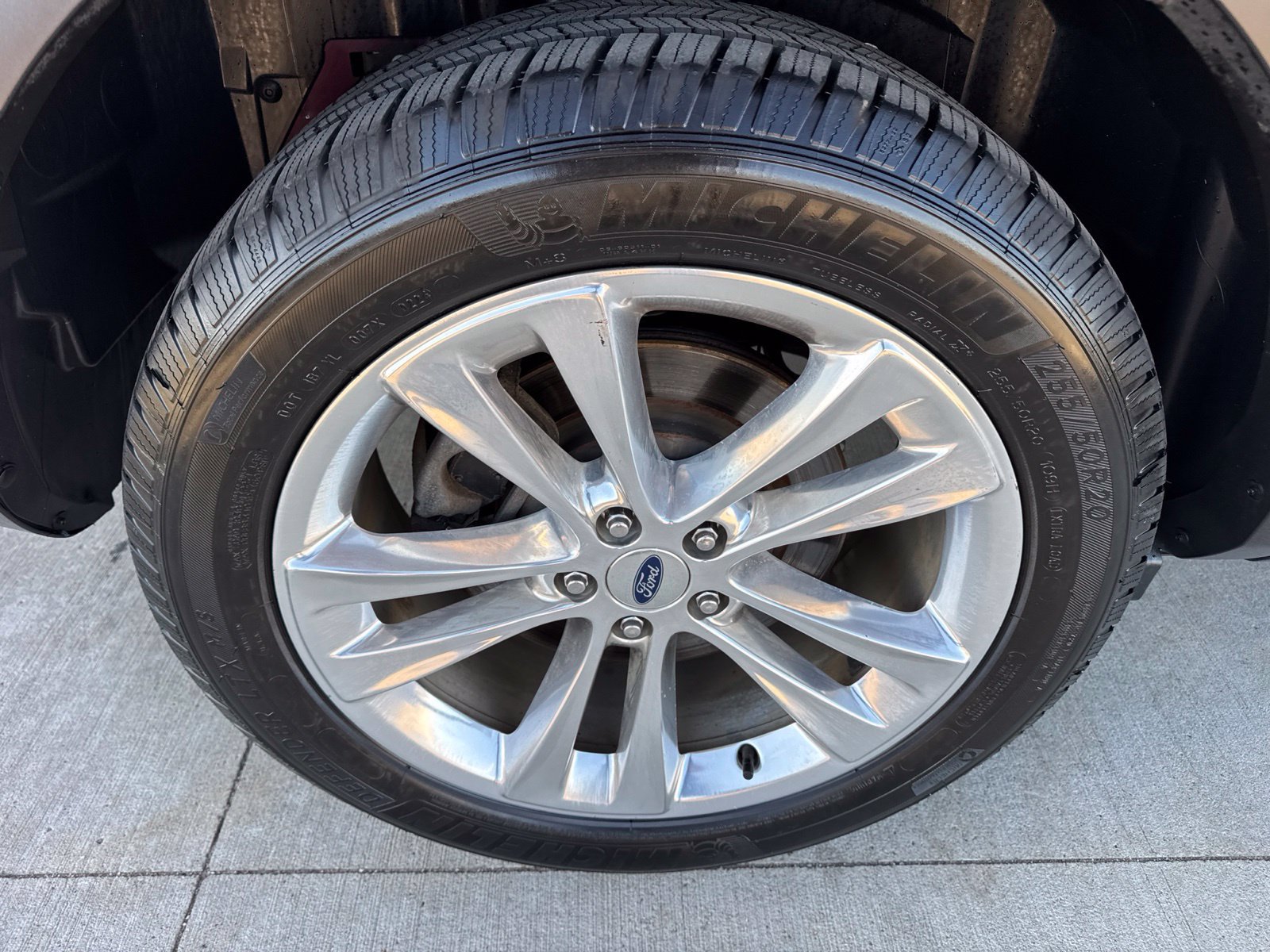 Certified 2019 Ford Explorer Limited w/ Ford Safe & Smart Package AWD/4WD image 21