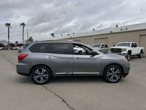 Used 2020 Nissan Pathfinder Platinum image 14