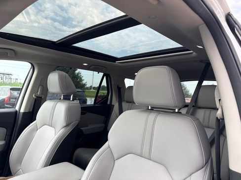 Used 2025 Honda Pilot Touring image 11