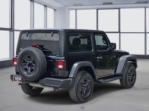 Used 2023 Jeep Wrangler Sport AWD/4WD image 7