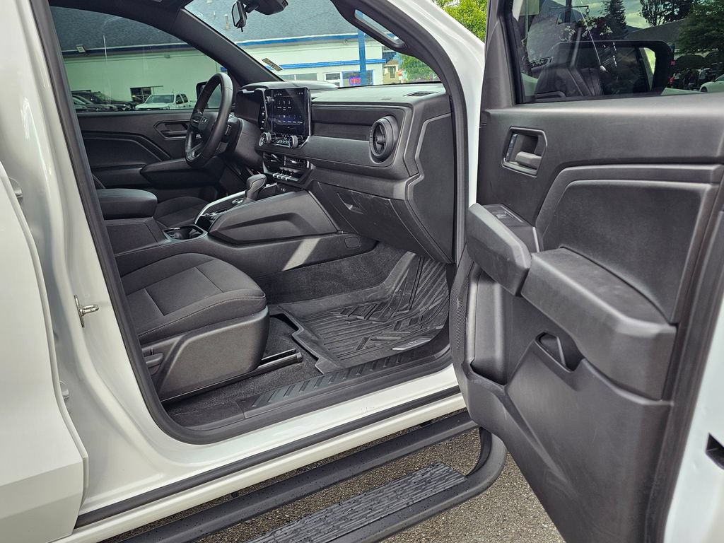 Used 2024 Chevrolet Colorado Trail Boss w/ Technology Package AWD/4WD image 14