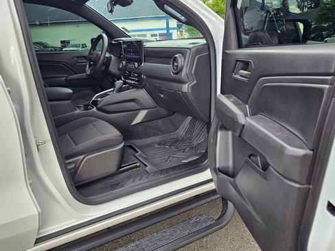 Used 2024 Chevrolet Colorado Trail Boss w/ Technology Package AWD/4WD image 14