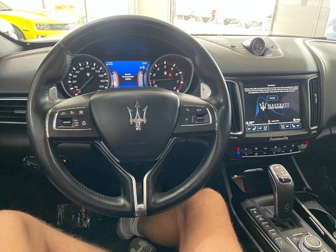 Used 2019 Maserati Levante image 33
