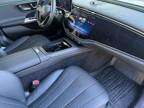 Used 2025 Mercedes-Benz E 350 Sedan image 19