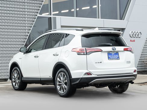 Used 2017 Toyota RAV4 Limited image 5