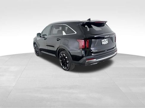 Certified 2025 Kia Sorento SX FWD image 9