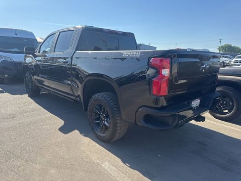 Used 2025 Chevrolet Silverado 1500 LT Trail Boss w/ LT Trail Boss Premium Package AWD/4WD image 3