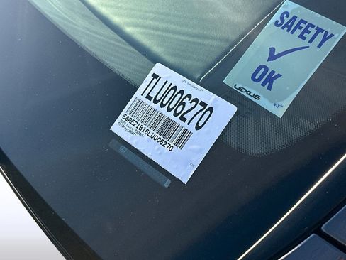 Certified 2020 Lexus ES 300h w/ Luxury Package image 19