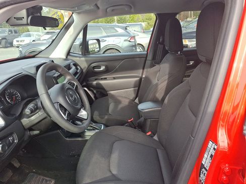 Certified 2023 Jeep Renegade Latitude image 23