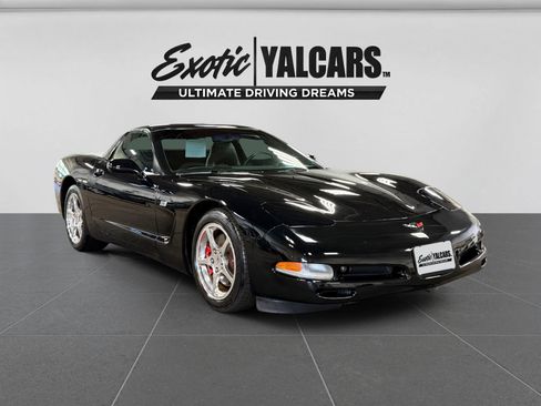 Used 2004 Chevrolet Corvette Coupe w/ Preferred Equipment Group RWD image 7