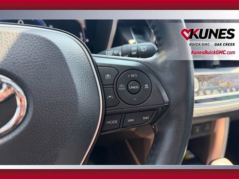 Used 2023 Toyota Corolla Cross XLE w/ Convenience Package AWD/4WD image 18