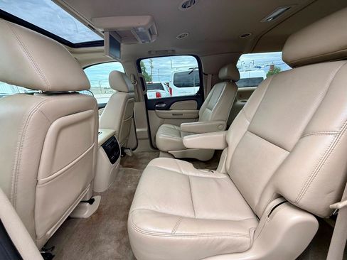 Used 2010 GMC Yukon XL Denali AWD/4WD image 37
